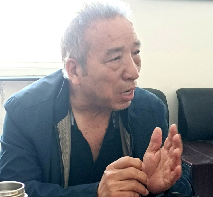 赵文岭 笔耕不辍，只为让红色文化传统文化永传承